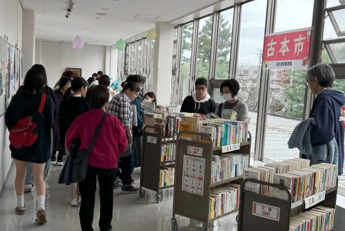 大学祭・とどろき祭での古本市の売上金を災害義援金として寄付しました