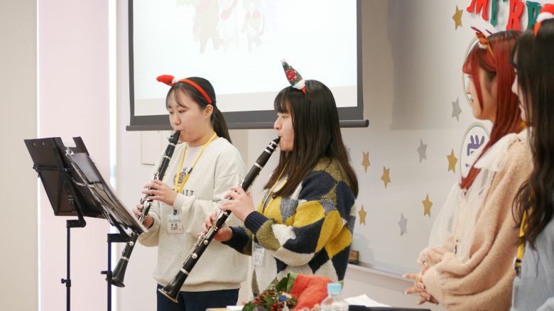 音楽同好会によるクラリネットの演奏は、クリスマスにぴったりですね♪